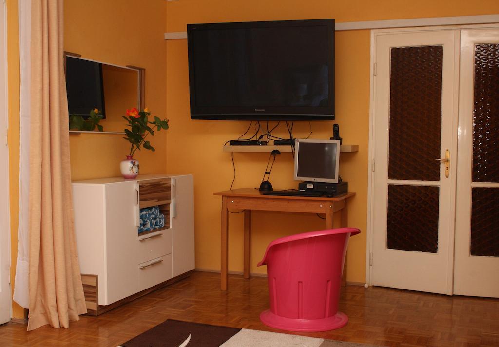 Highland Apartment بودابست الغرفة الصورة