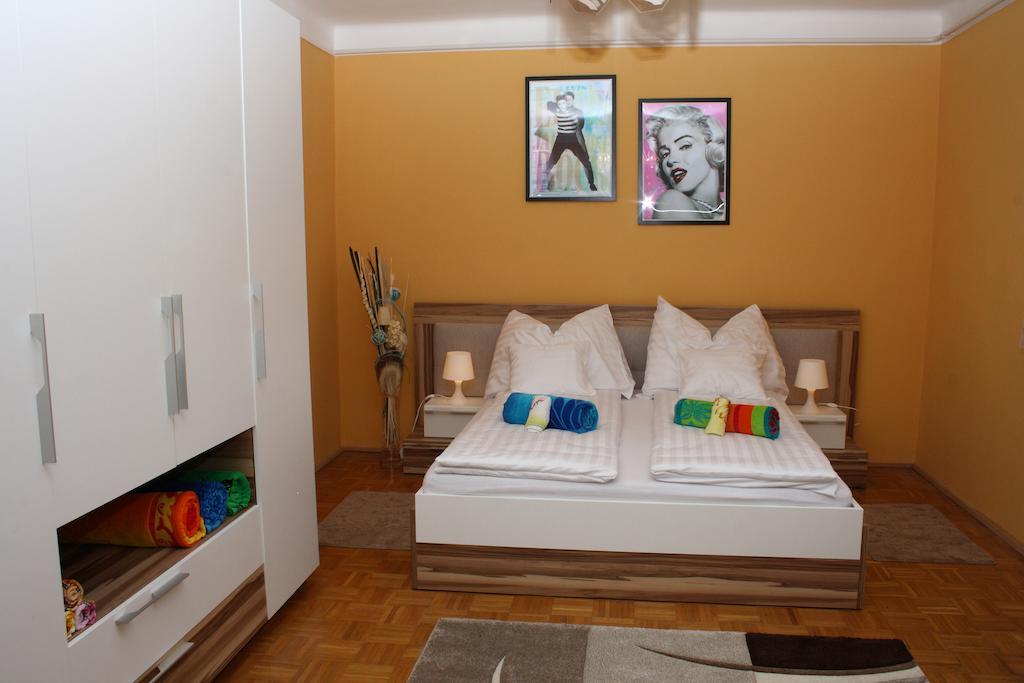 Highland Apartment بودابست الغرفة الصورة