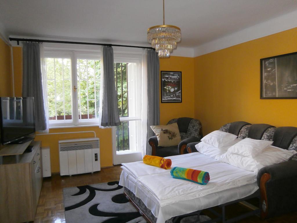 Highland Apartment بودابست الغرفة الصورة