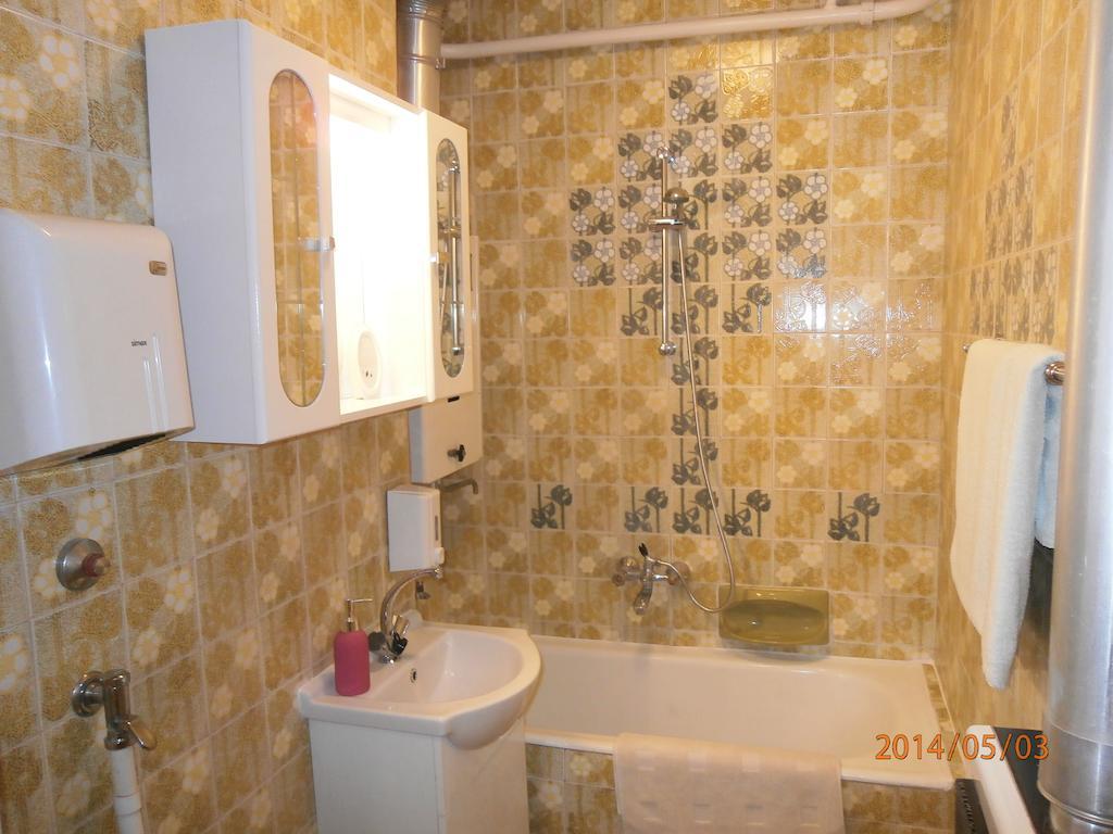 Highland Apartment بودابست الغرفة الصورة