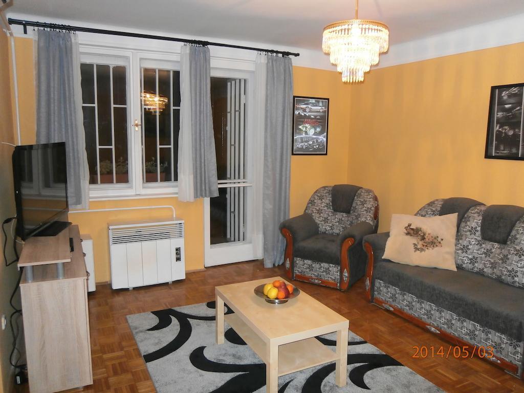 Highland Apartment بودابست الغرفة الصورة